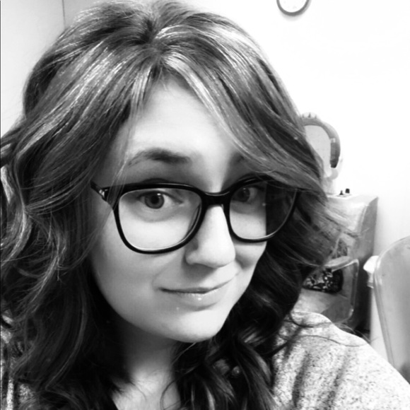 Meet your Posher, Daphne - Picture 1 of 1